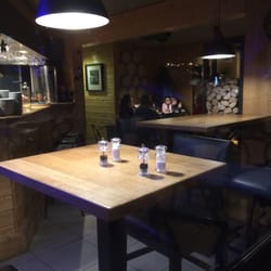 Le Rocher Blanc - Tables de devant.