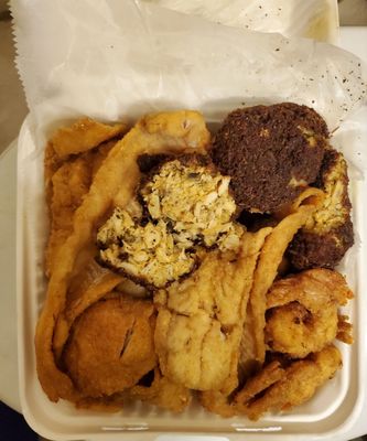 Horace & Dickies Seafood by null