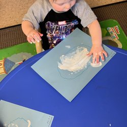 Maple Lawn Montessori Manassas - Art project at Maple Lawn Montessori