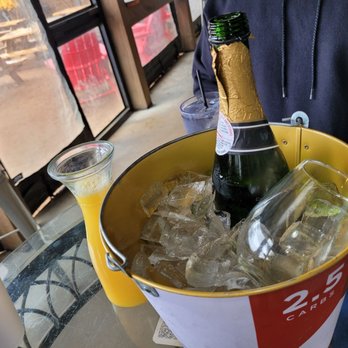 The Tipsy Oak - Orange mimosa - Gastropubs Near Me - Arlington, Texas The Tipsy Oak - Orange mimosa - Gastropubs Near Me - Arlington, Texas