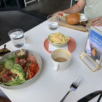 Outpost Kitchen - Poke Bowl and JAY'S HOLIDAY BURGER with a side of mac and cheese - Breakfast & Brunch Near Me - Costa Mesa, California