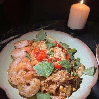 Akar - Drunken noodles - Asian Fusion Near Me - St. Louis, Missouri