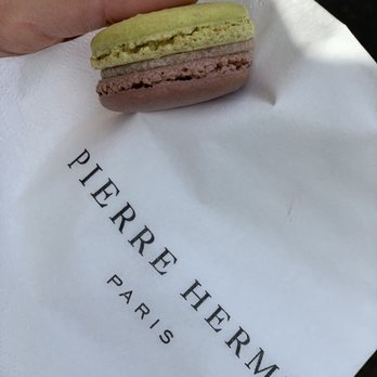 Pierre Hermé - Fig - Chocolatiers & Shops Near Me - Paris, 75 Pierre Hermé - Fig - Chocolatiers & Shops Near Me - Paris, 75