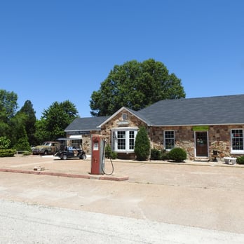 Wagon Wheel Motel - Front View - Hotels Near Me - Cuba, Missouri
