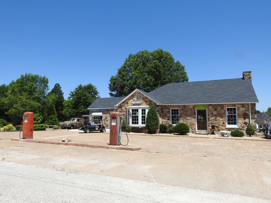 Wagon Wheel Motel by null