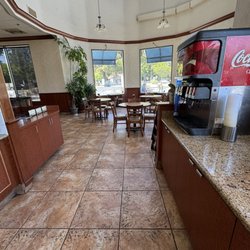 Bagel Street Cafe - Inside seating area