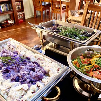 Brewery Gulch Inn - Food is incredible and included with room rate - Hotels Near Me - Mendocino, California