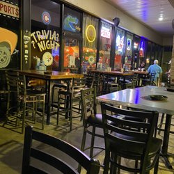 Somewhere Sports Bar and Grill - Outside dining