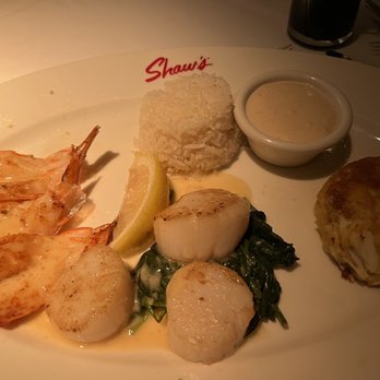 Shaw's Crab House - Shaw's Seafood Combination - Seafood Near Me - Chicago, Illinois Shaw's Crab House - Shaw's Seafood Combination - Seafood Near Me - Chicago, Illinois
