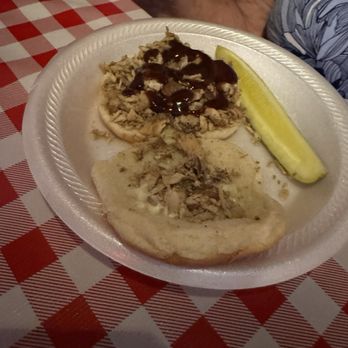 Bar-B-Que Caboose Cafe - Smoked Chicken Sandwich - Barbeque Near Me - Lynchburg, Tennessee