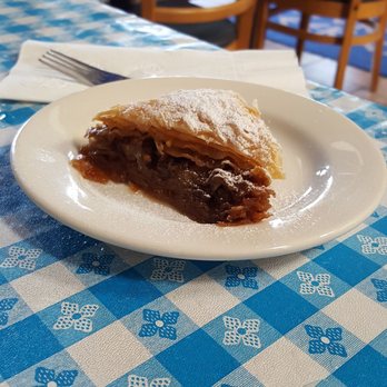 Georges Greek On Second - My awsome waiter Kenneth knew it was my 1st tine here, so he sent me off with a complementary slice of Baklava :) - Greek Near Me - Long Beach, California