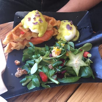 Brunch & Cake - Salmon Benedict - Breakfast & Brunch Near Me - Barcelona, B Brunch & Cake - Salmon Benedict - Breakfast & Brunch Near Me - Barcelona, B
