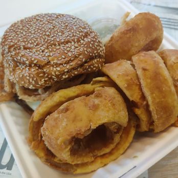 Scotty P's - Burger platter with onion rings - Burgers Near Me - Frisco, Texas