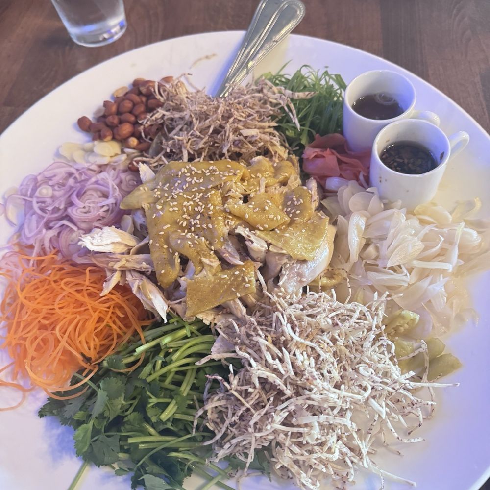 Kue's Chinese Kitchen and Bar - Chinese Near Me - Alhambra, California
