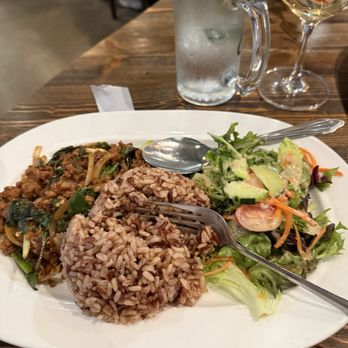Tomi Thai Restaurant - Pad Kra Paw - Thai Near Me - Windsor, California Tomi Thai Restaurant - Pad Kra Paw - Thai Near Me - Windsor, California