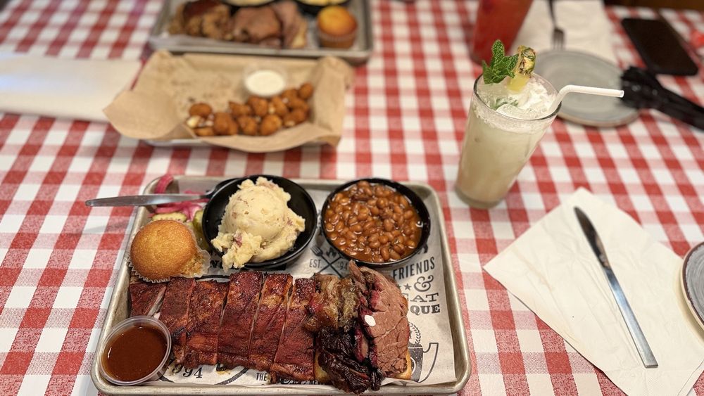 Famous Dave’s Bar-B-Que - Photo 3