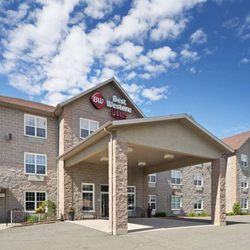 Best Western Plus Woodstock Hotel & Conference Centre - Exterior Close
