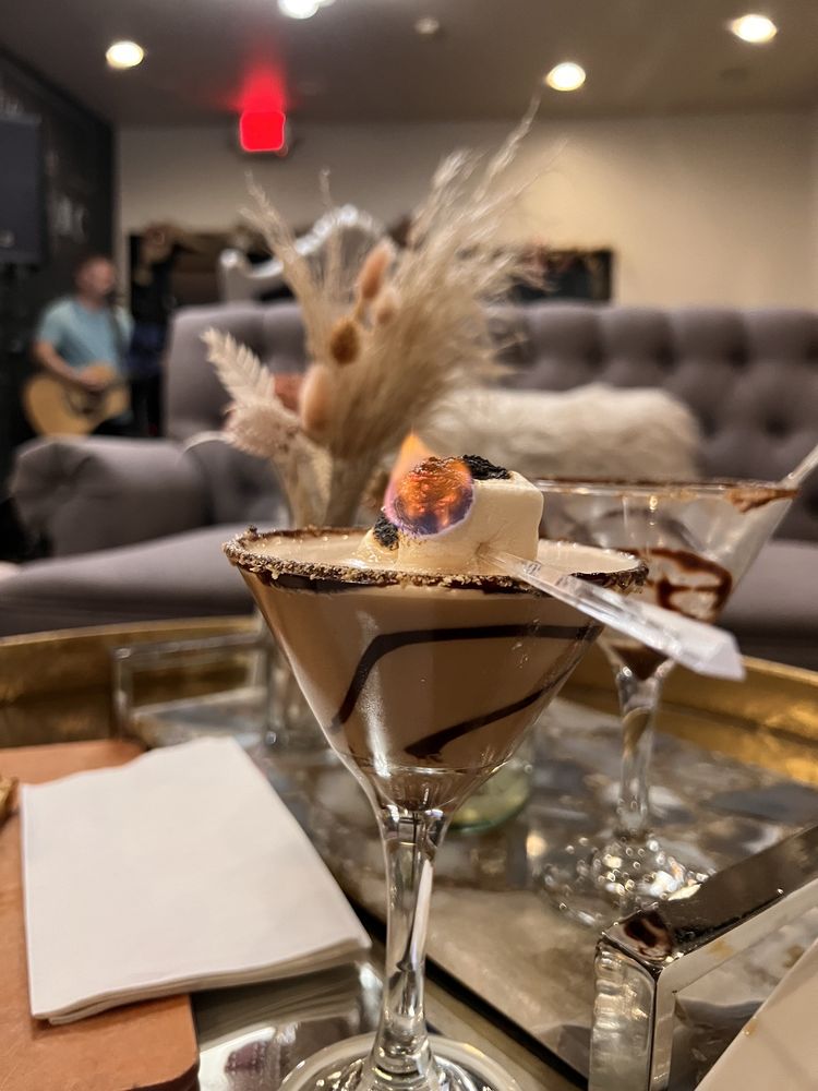 Pourr Decisions wine lounge 