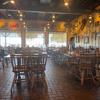 Cracker Barrel Old Country Store - Available seats but we had to wait 70mins for a 6 chair table. Staffing issue or not, service had lots of issues - American Near Me - Mesquite, Texas