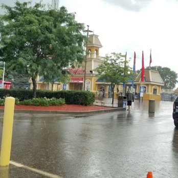 Valleyfair - Front entrance - Amusement Parks Near Me - Shakopee, Minnesota Valleyfair - Front entrance - Amusement Parks Near Me - Shakopee, Minnesota