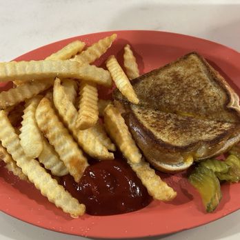 Country Cafe - Grilled cheese and fresh cooked french fries - Southern Near Me - Nashville, Tennessee Country Cafe - Grilled cheese and fresh cooked french fries - Southern Near Me - Nashville, Tennessee