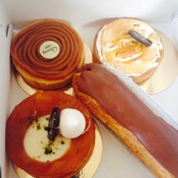 Quenoy - Miam ! Éclair, tartelette citron, tartelette caramel beurre salé et sablé breton à la mangue !