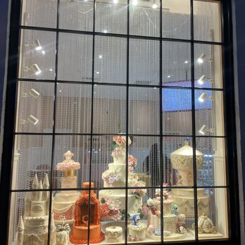 Sweetland Cake & Tea - Window display - Patisserie/Cake Shop Near Me - Winter Garden, Florida