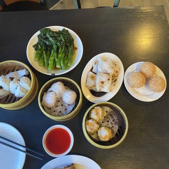 BK's Bistro - My order - broccoli, steamed buns, har gow, shumai, shrimp rice noodle, spring roll, sesame ball - Dim Sum Near Me - Fremont, California BK's Bistro - My order - broccoli, steamed buns, har gow, shumai, shrimp rice noodle, spring roll, sesame ball - Dim Sum Near Me - Fremont, California