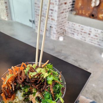 Poke Guru - Ginger scallion poke bowl with salmon - Poke Near Me - Indianapolis, Indiana Poke Guru - Ginger scallion poke bowl with salmon - Poke Near Me - Indianapolis, Indiana