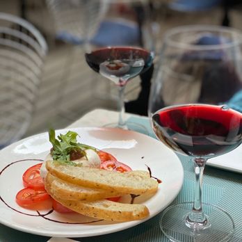 Wine 30 - Heirloom tomato Burrata - Wine Bars Near Me - New York, New York