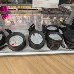 Cast iron cookware