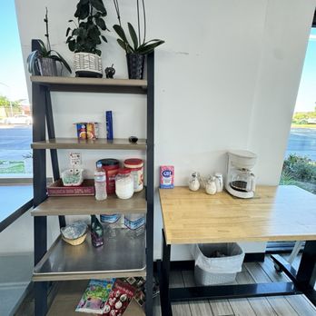 Lobern Laundromat - Complimentary Coffee - Laundromat Near Me - Stockton, California Lobern Laundromat - Complimentary Coffee - Laundromat Near Me - Stockton, California