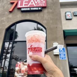 7 Leaves Cafe - Rio Rosa // seasonal drink ~ very good