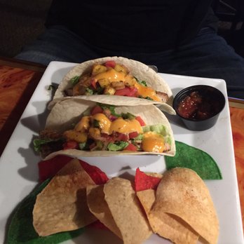 MacGregor's - Jerk chicken tacos lacked jerk season... not recommended - Seafood Near Me - Havre De Grace, Maryland