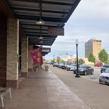 NOLA Snoballs - cars parked on the sidewalk - Shaved Ice Near Me - Dallas, Texas NOLA Snoballs - cars parked on the sidewalk - Shaved Ice Near Me - Dallas, Texas