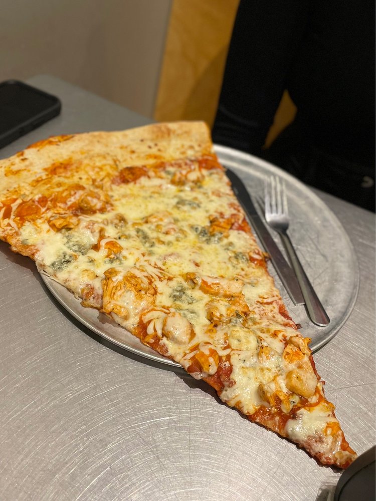 Lazy Moon Pizza