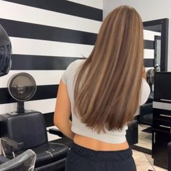 Oh Em Gee Beauty Lounge - Highlights & trim