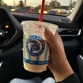 7 Brew Coffee - Sf Blondie with white chocolate - Coffee & Tea Near Me - Jacksonville, Florida