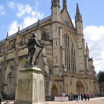 Winchester Cathedral - Churches Near Me - Winchester, HAM