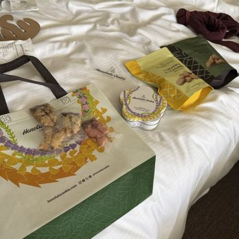 Honolulu Cookie Company - Cookie tin, reusable bag, sticker - Desserts Near Me - Honolulu, Hawaii