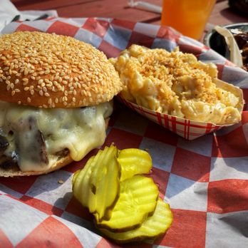 Smokin Petes - Portabella Swiss Burger with a side of smoked Gouda Mac n cheese - Barbeque Near Me - Geneva, New York