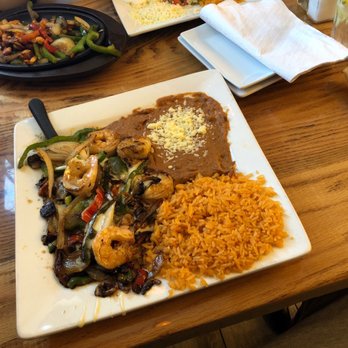 Plaza Azteca - Sicklerville - Grilled chicken & Shrimp with sautéed onions, peppers and mushrooms. W/ rice & beans - Mexican Near Me - Sicklerville, New Jersey Plaza Azteca - Sicklerville - Grilled chicken & Shrimp with sautéed onions, peppers and mushrooms. W/ rice & beans - Mexican Near Me - Sicklerville, New Jersey