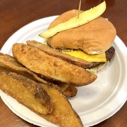 Mr C's - Deluxe Cheeseburger with potato wedges