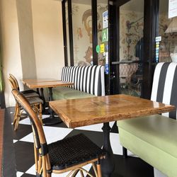 La Provence Patisserie & Cafe - Outside seating
