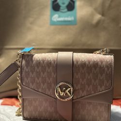 Queenie’s Consignment