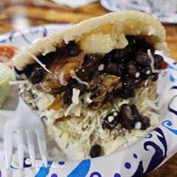 El Punto Del Sabor Venezuelan Food - Arepa Pabellón. Absolutely delicious!