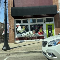 Whitman's Bike Way Bike Shop - Front of the building