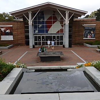 Colonial Williamsburg - Visitor Center - Tours Near Me - Williamsburg, Virginia Colonial Williamsburg - Visitor Center - Tours Near Me - Williamsburg, Virginia