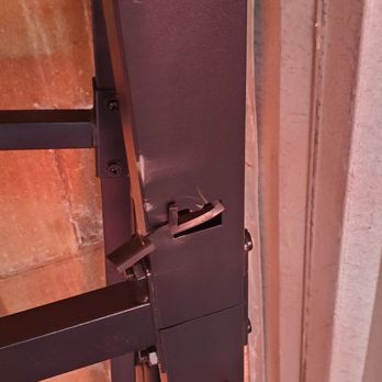You Move Me St. Louis - Broken bed frame by movers - Movers Near Me - St. Louis, Missouri You Move Me St. Louis - Broken bed frame by movers - Movers Near Me - St. Louis, Missouri