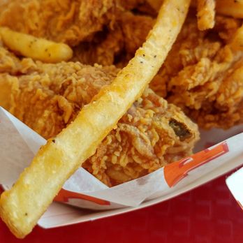 Popeyes Louisiana Kitchen - Combo closeup - Fast Food Near Me - Newhall, California Popeyes Louisiana Kitchen - Combo closeup - Fast Food Near Me - Newhall, California